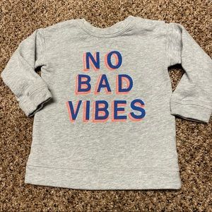 H&M No Bad Vibes baby Sweatshirt heather grey, snaps at shoulder 9-12 mo…